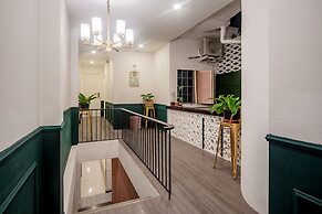 Isara Boutique Hotel and Cafe