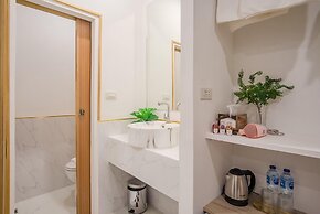 Isara Boutique Hotel and Cafe