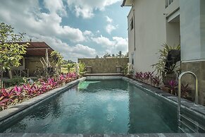 Putih DCarik Ubud