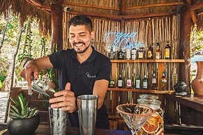 Casa Punta Coco & Beach Club