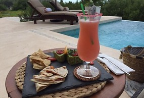 Casa Punta Coco & Beach Club