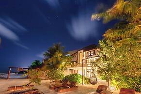 Casa Punta Coco & Beach Club