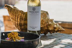 Casa Punta Coco & Beach Club