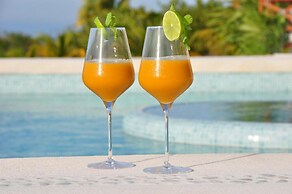 Casa Punta Coco & Beach Club