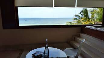 Casa Punta Coco & Beach Club