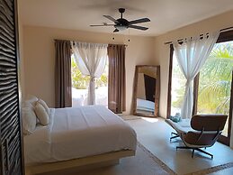 Casa Punta Coco & Beach Club