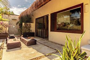 Casa Punta Coco & Beach Club