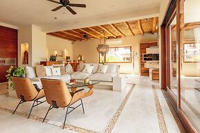 Casa Punta Coco & Beach Club
