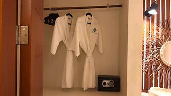 Casa Punta Coco & Beach Club