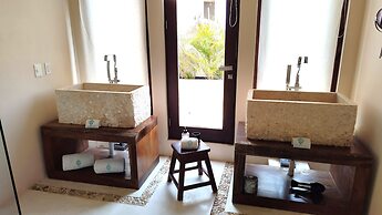 Casa Punta Coco & Beach Club