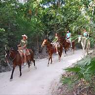 Casa Punta Coco & Beach Club