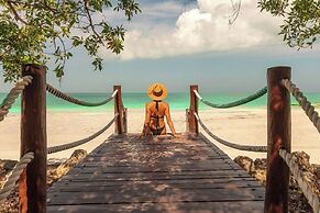Casa Punta Coco & Beach Club