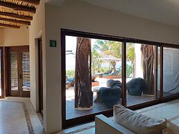 Casa Punta Coco & Beach Club