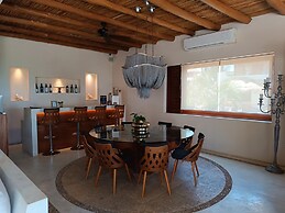 Casa Punta Coco & Beach Club