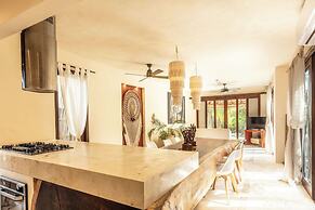 Casa Punta Coco & Beach Club