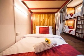 Lao Lao Cafe and Hostel
