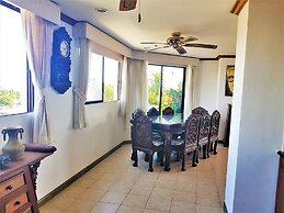 Fantastic 2 bed With Huge Balcony & sea Views