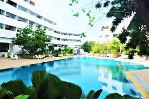 Fantastic 2 bed With Huge Balcony & sea Views