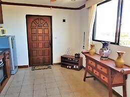 Fantastic 2 bed With Huge Balcony & sea Views