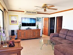 Fantastic 2 bed With Huge Balcony & sea Views