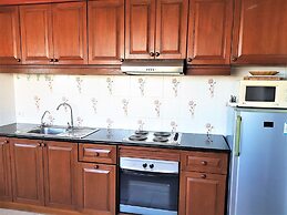 Fantastic 2 bed With Huge Balcony & sea Views