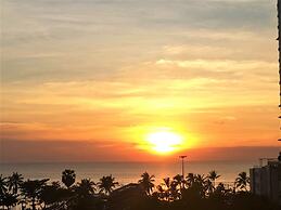 Fantastic 2 bed With Huge Balcony & sea Views