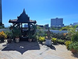 Fantastic 2 bed With Huge Balcony & sea Views