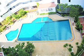 Fantastic 2 bed With Huge Balcony & sea Views