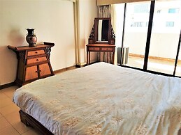 Fantastic 2 bed With Huge Balcony & sea Views