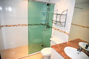 Fantastic 2 bed With Huge Balcony & sea Views