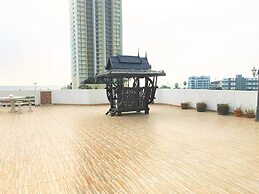 Fantastic 2 bed With Huge Balcony & sea Views