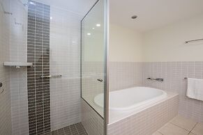 Blue on Blue Apartment 1015