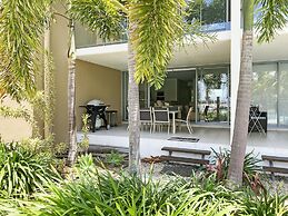 Blue on Blue Apartment 815