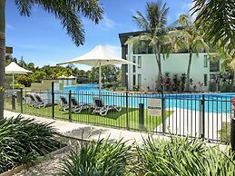 Blue on Blue Apartment 815