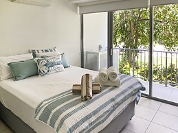 Blue on Blue Apartment 815