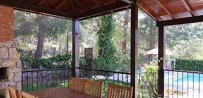 Villa AX12 by JoyLettings