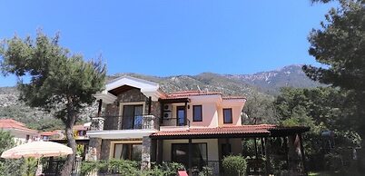 Villa AX12 by JoyLettings