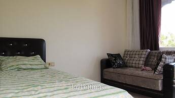 Villa SM05 by JoyLettings