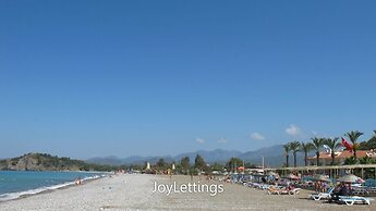 Villa NP17 by JoyLettings