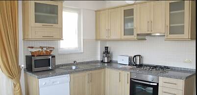 Villa AQ10 by JoyLettings