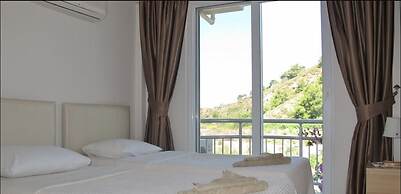 Villa AQ14 by JoyLettings