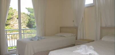 Villa AQ28 by JoyLettings