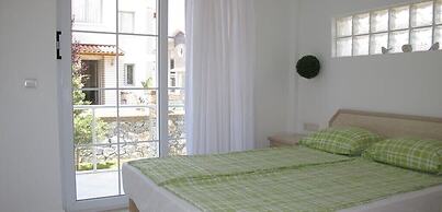 Villa CED1 by JoyLettings