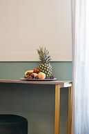 Step One - Luxury Suites right in the heart of Acropolis next to metro