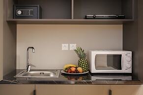 Step One - Luxury Suites right in the heart of Acropolis next to metro