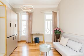 Step One - Luxury Suites right in the heart of Acropolis next to metro