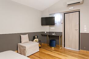 Step One - Luxury Suites right in the heart of Acropolis next to metro