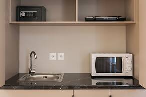 Step One - Luxury Suites right in the heart of Acropolis next to metro