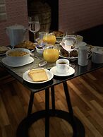 Step One - Luxury Suites right in the heart of Acropolis next to metro