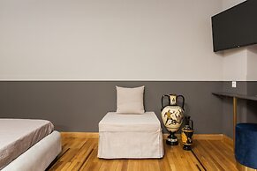 Step One - Luxury Suites right in the heart of Acropolis next to metro